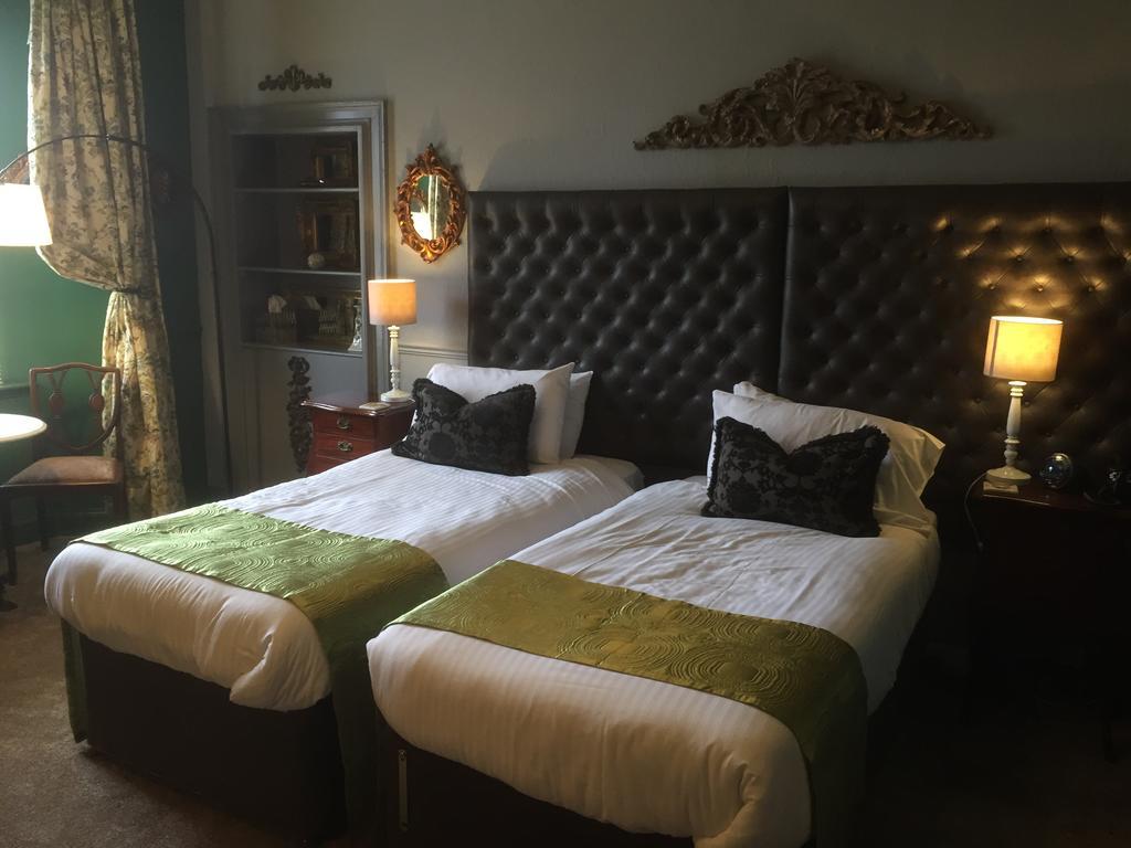 The Retreat Castle Bed & Breakfast Bonnyrigg Екстериор снимка