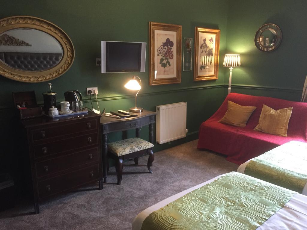 The Retreat Castle Bed & Breakfast Bonnyrigg Екстериор снимка
