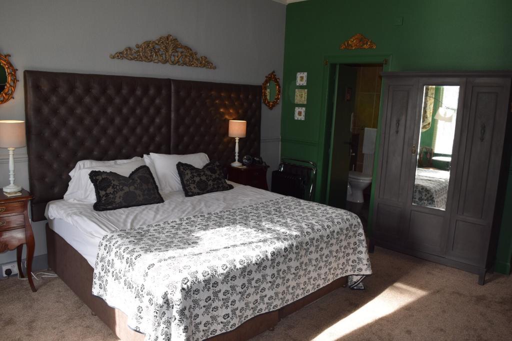 The Retreat Castle Bed & Breakfast Bonnyrigg Екстериор снимка
