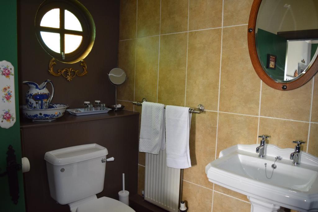 The Retreat Castle Bed & Breakfast Bonnyrigg Екстериор снимка