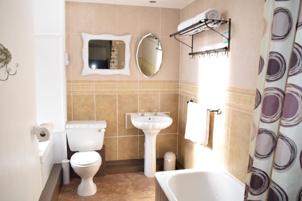 The Retreat Castle Bed & Breakfast Bonnyrigg Екстериор снимка