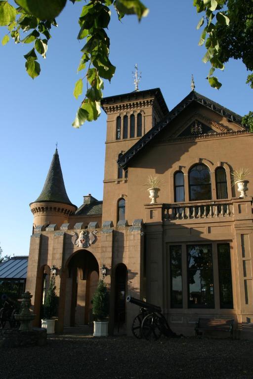 The Retreat Castle Bed & Breakfast Bonnyrigg Екстериор снимка