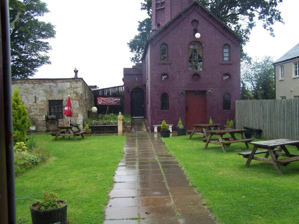 The Retreat Castle Bed & Breakfast Bonnyrigg Екстериор снимка