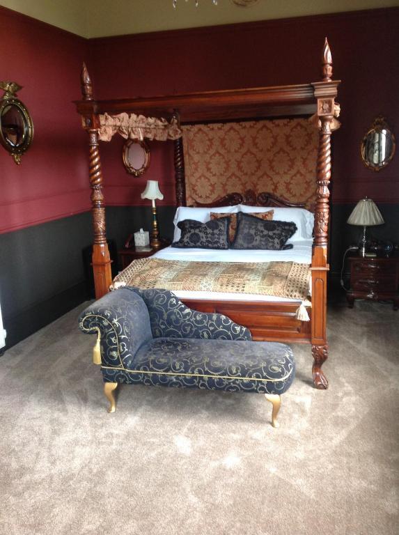 The Retreat Castle Bed & Breakfast Bonnyrigg Екстериор снимка