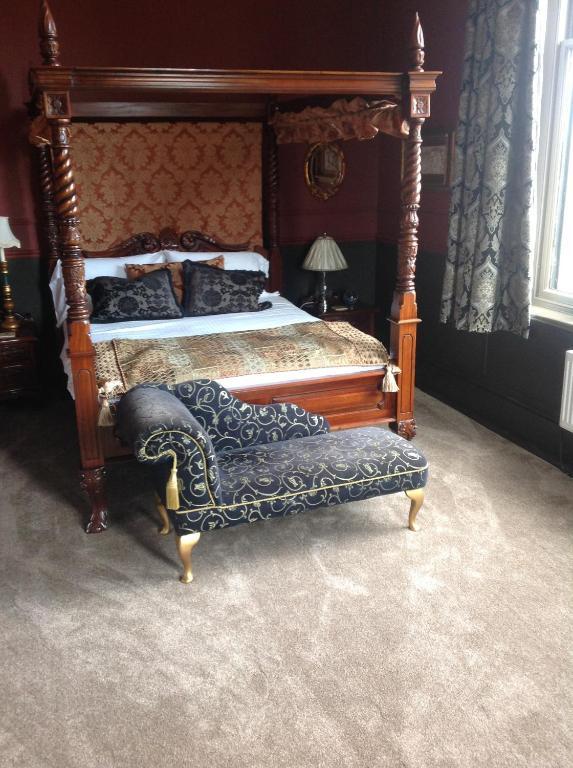 The Retreat Castle Bed & Breakfast Bonnyrigg Екстериор снимка